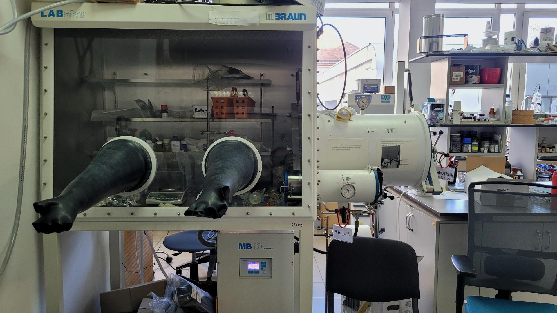 LABstar Glove Box Workstation